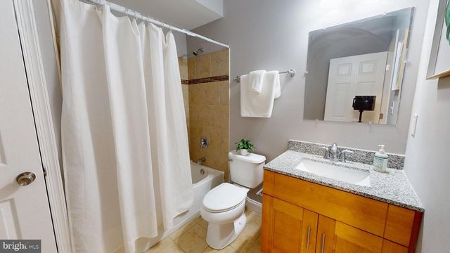 1410 N BOND ST, Baltimore, MD 21213