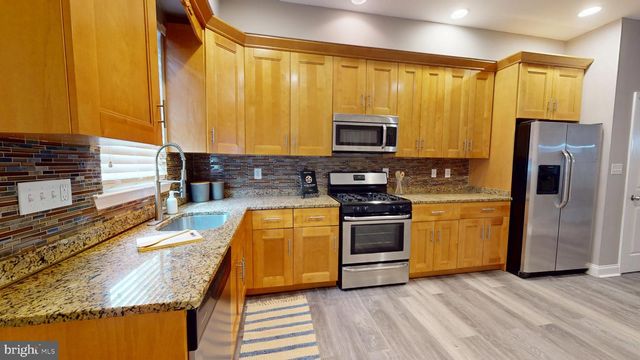 1410 N BOND ST, Baltimore, MD 21213