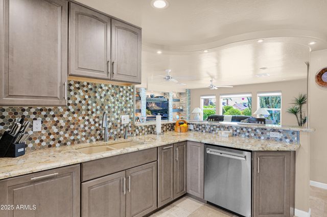 14215 W PARKLAND Drive, Sun City West, AZ 85375