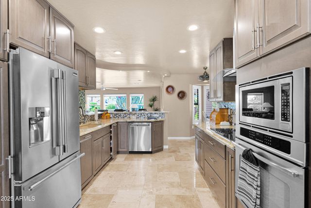 14215 W PARKLAND Drive, Sun City West, AZ 85375