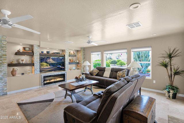 14215 W PARKLAND Drive, Sun City West, AZ 85375