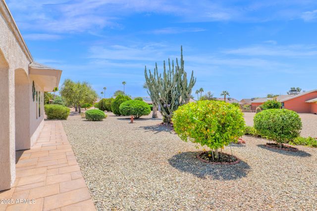 14215 W PARKLAND Drive, Sun City West, AZ 85375