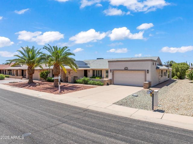14215 W PARKLAND Drive, Sun City West, AZ 85375