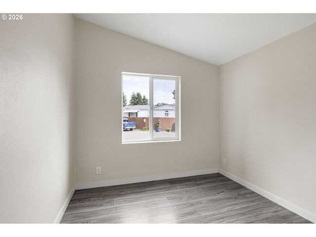 9700 Sw TUALATIN Rd 18, Tualatin, OR 97062