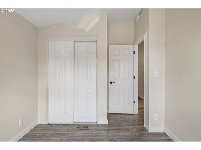 9700 Sw TUALATIN Rd 18, Tualatin, OR 97062
