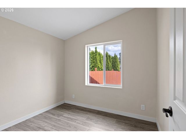 9700 Sw TUALATIN Rd 18, Tualatin, OR 97062