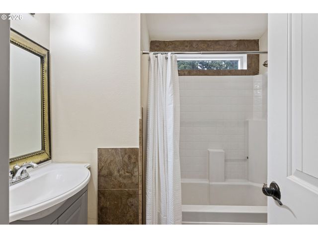 9700 Sw TUALATIN Rd 18, Tualatin, OR 97062