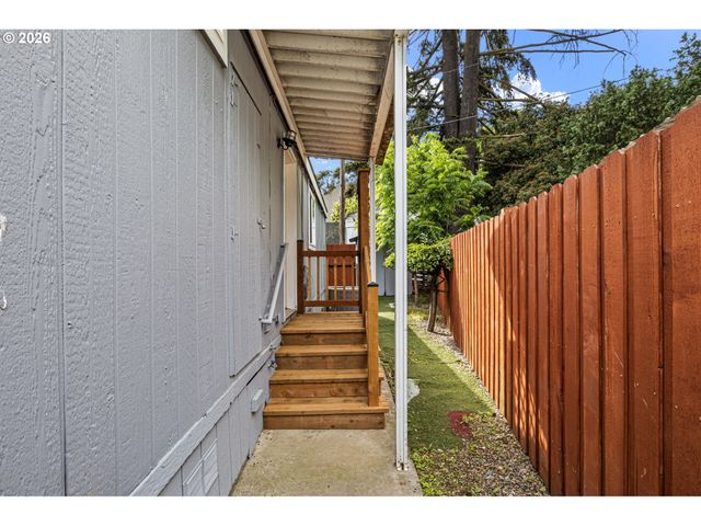 9700 Sw TUALATIN Rd 18, Tualatin, OR 97062