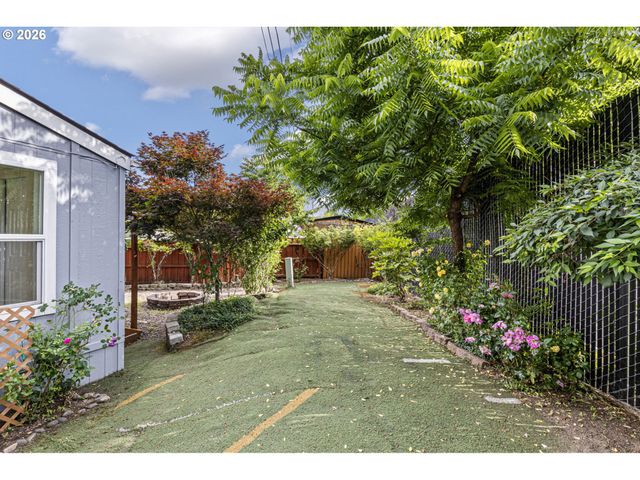 9700 Sw TUALATIN Rd 18, Tualatin, OR 97062