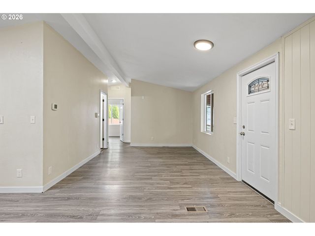 9700 Sw TUALATIN Rd 18, Tualatin, OR 97062