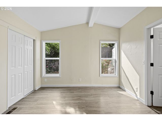 9700 Sw TUALATIN Rd 18, Tualatin, OR 97062