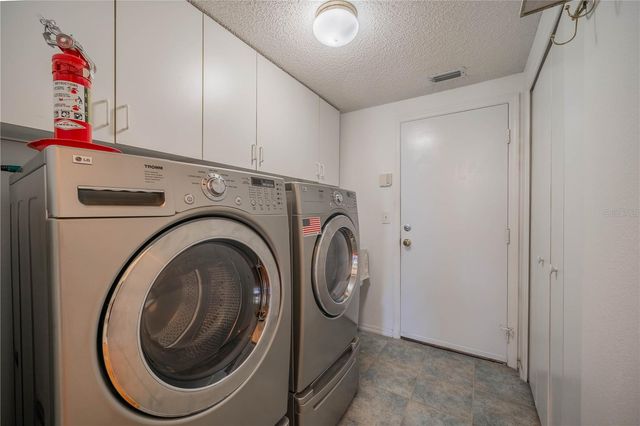 301 CALOOSA PALMS COURT, Sun City Center, FL 33573