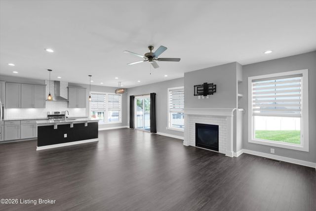 4105 Kendy Ridge Ct, Louisville, KY 40299