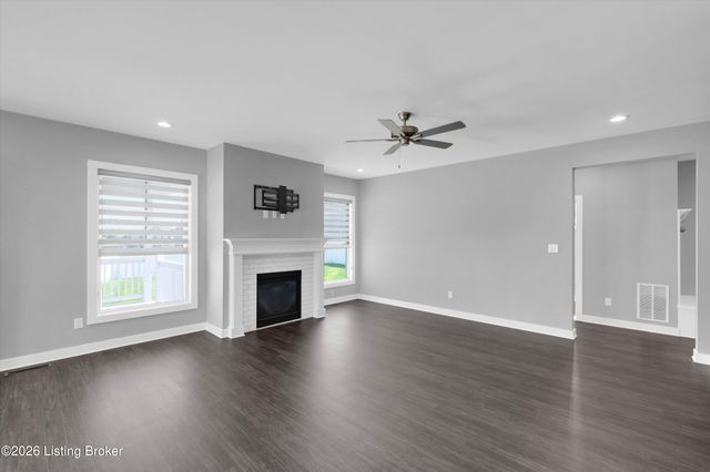 4105 Kendy Ridge Ct, Louisville, KY 40299