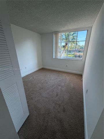 12124 Saint Andrews Place 206, Miramar, FL 33025