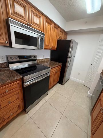 12124 Saint Andrews Place 206, Miramar, FL 33025