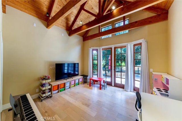 15601 Saddleback Road, Canyon Country, CA 91387