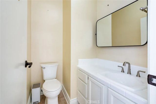 15601 Saddleback Road, Canyon Country, CA 91387