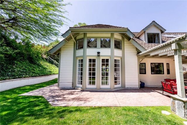 15601 Saddleback Road, Canyon Country, CA 91387