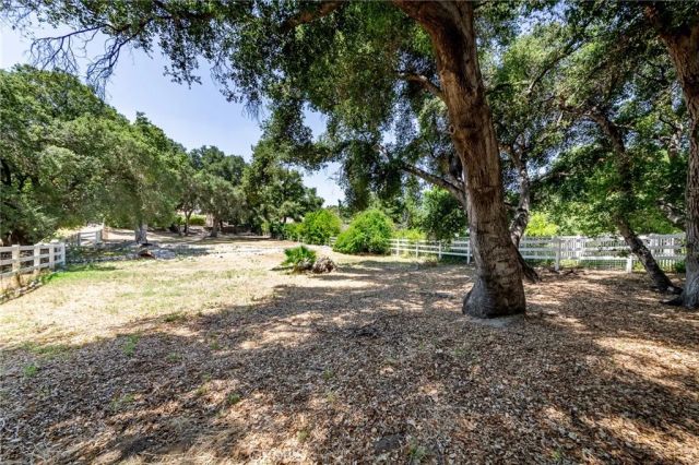 15601 Saddleback Road, Canyon Country, CA 91387