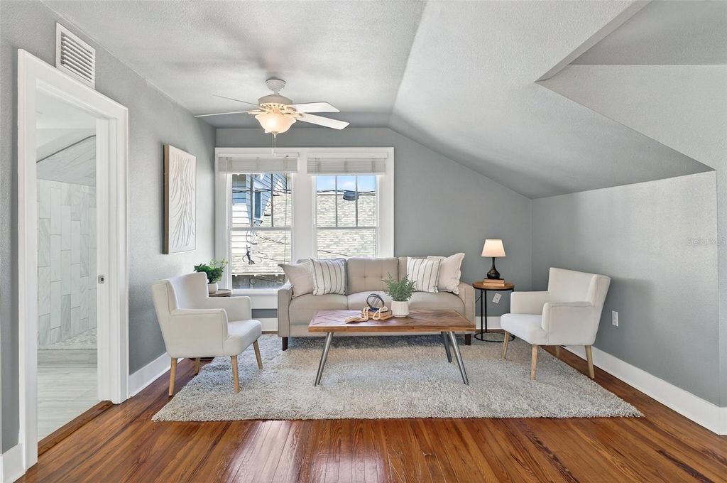 Image 24 of property listing at 120 N SHINE AVENUE, Orlando, FL 32801