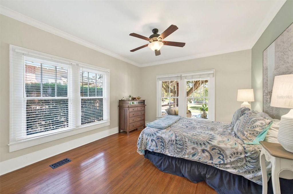 Image 32 of property listing at 120 N SHINE AVENUE, Orlando, FL 32801