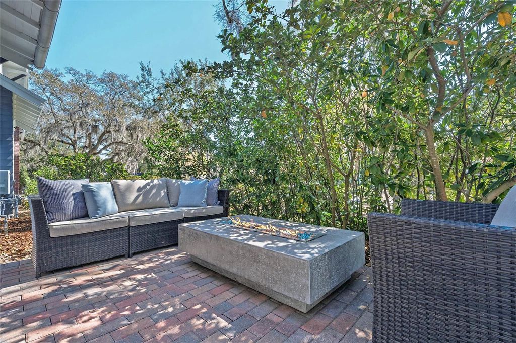 Image 37 of property listing at 120 N SHINE AVENUE, Orlando, FL 32801