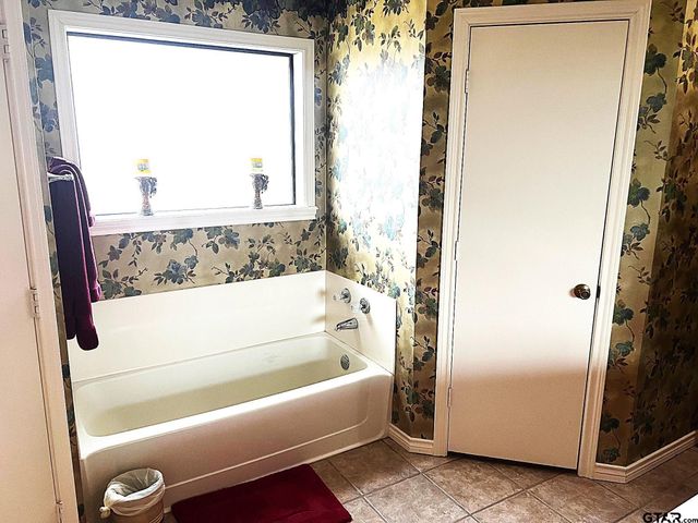 3222 OMEGA DR, Tyler, TX 75701