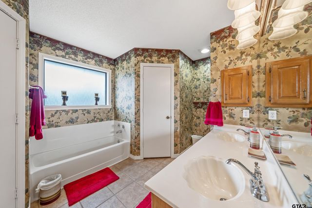 3222 OMEGA DR, Tyler, TX 75701