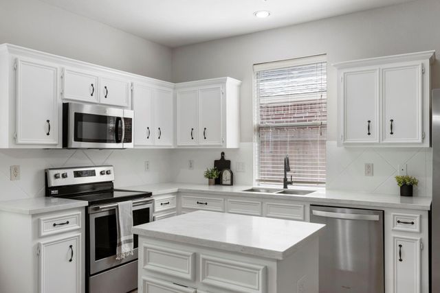 2318 Colonial Springs Lane, Spring, TX 77386