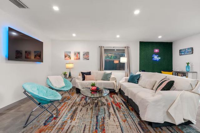 909 SW 16th Street, Fort Lauderdale, FL 33315