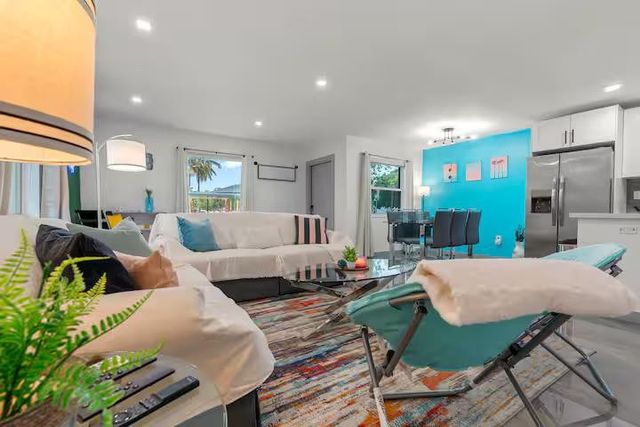 909 SW 16th Street, Fort Lauderdale, FL 33315