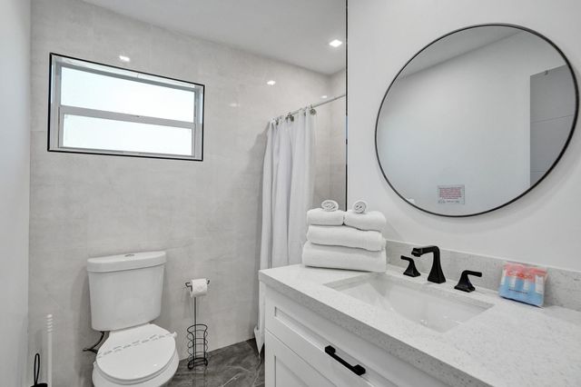 909 SW 16th Street, Fort Lauderdale, FL 33315