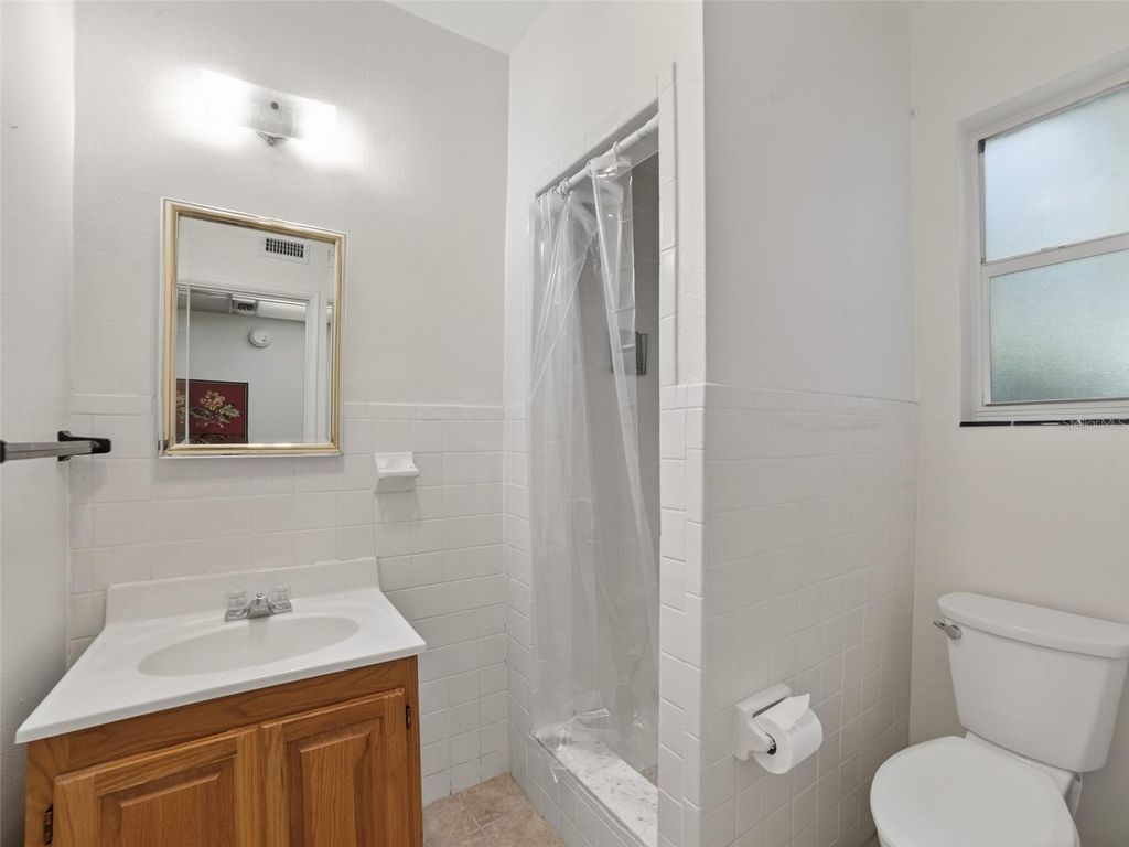 Image 15 of property listing at 605 LIMONA ROAD, Brandon, FL 33510