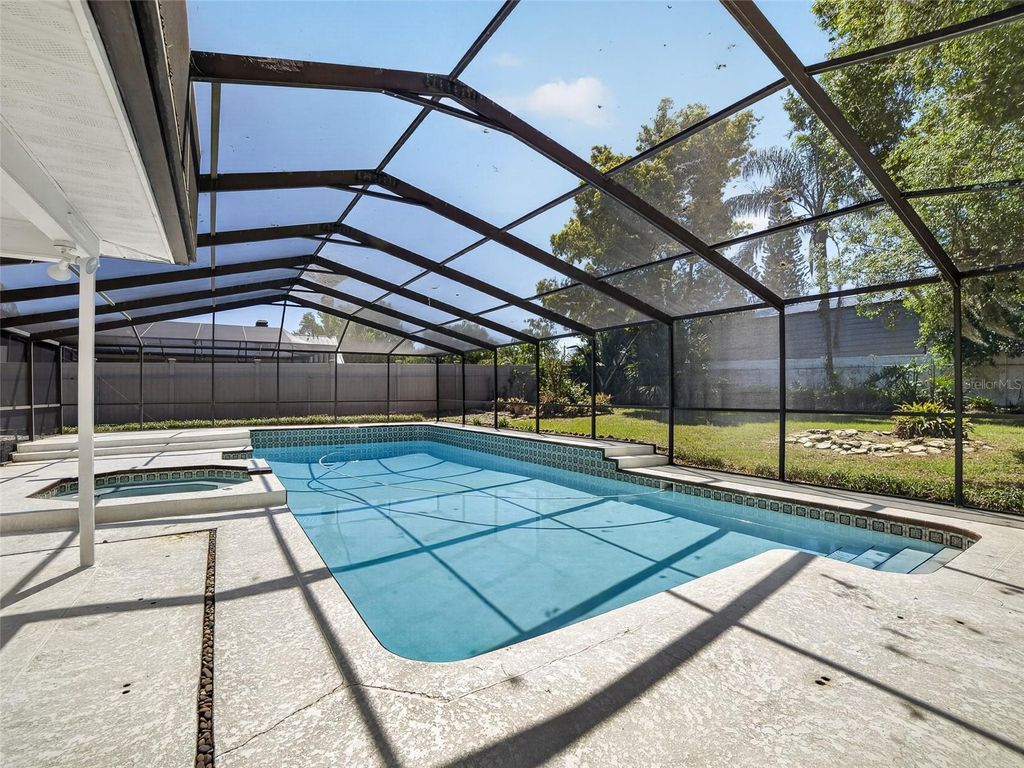 Image 17 of property listing at 605 LIMONA ROAD, Brandon, FL 33510