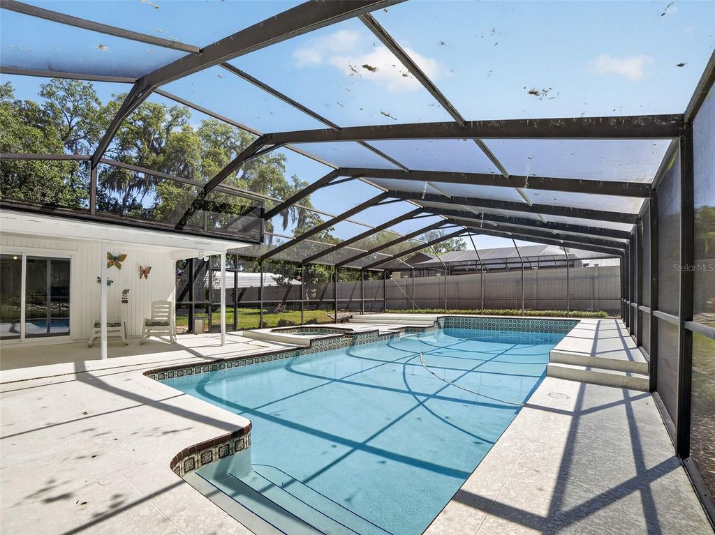 Image 18 of property listing at 605 LIMONA ROAD, Brandon, FL 33510