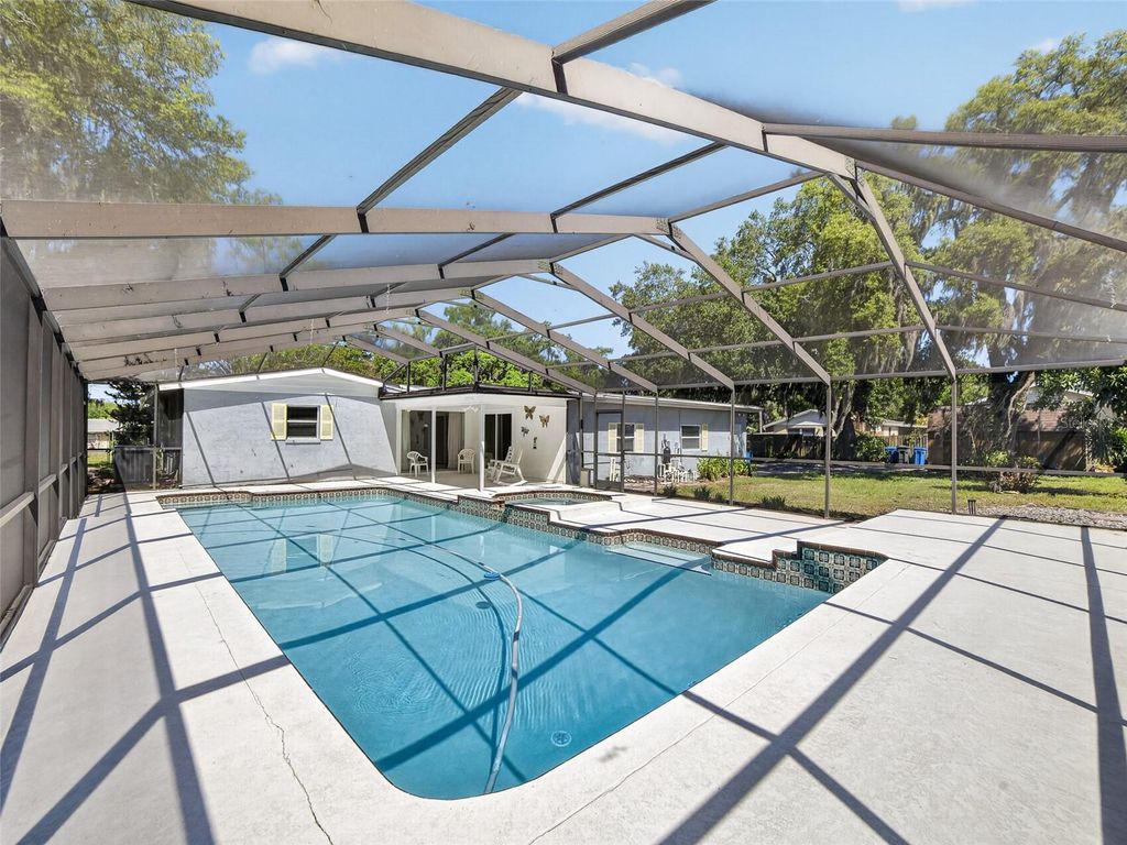 Image 19 of property listing at 605 LIMONA ROAD, Brandon, FL 33510