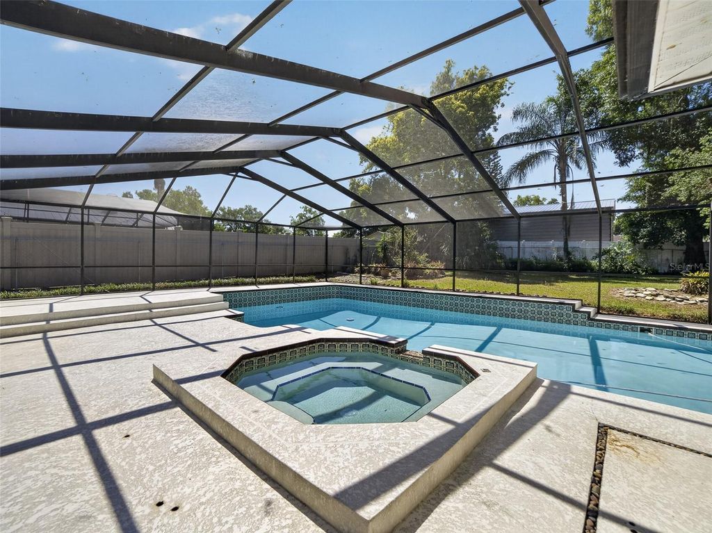 Image 20 of property listing at 605 LIMONA ROAD, Brandon, FL 33510