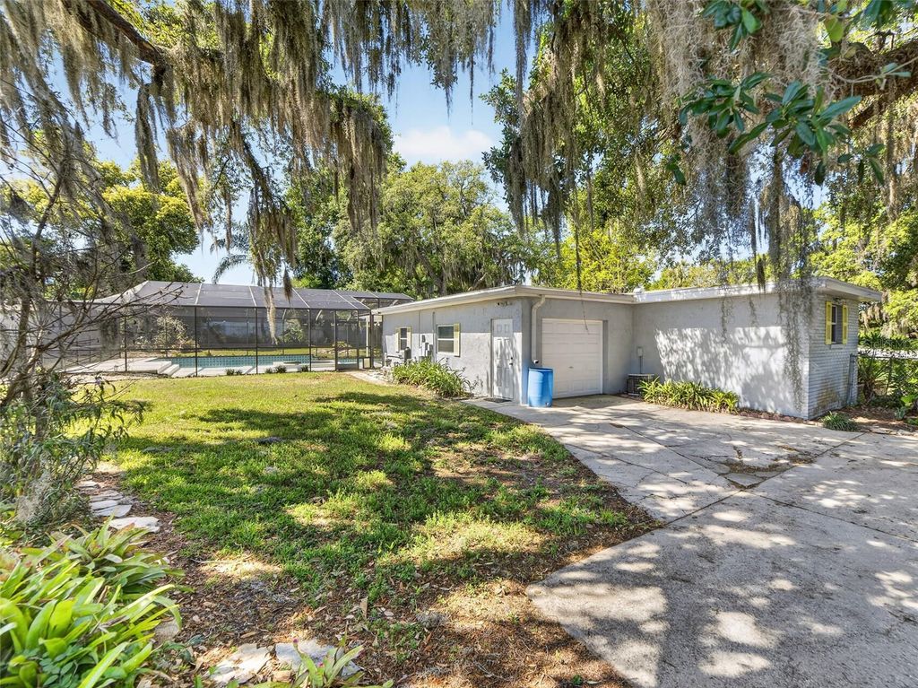 Image 23 of property listing at 605 LIMONA ROAD, Brandon, FL 33510