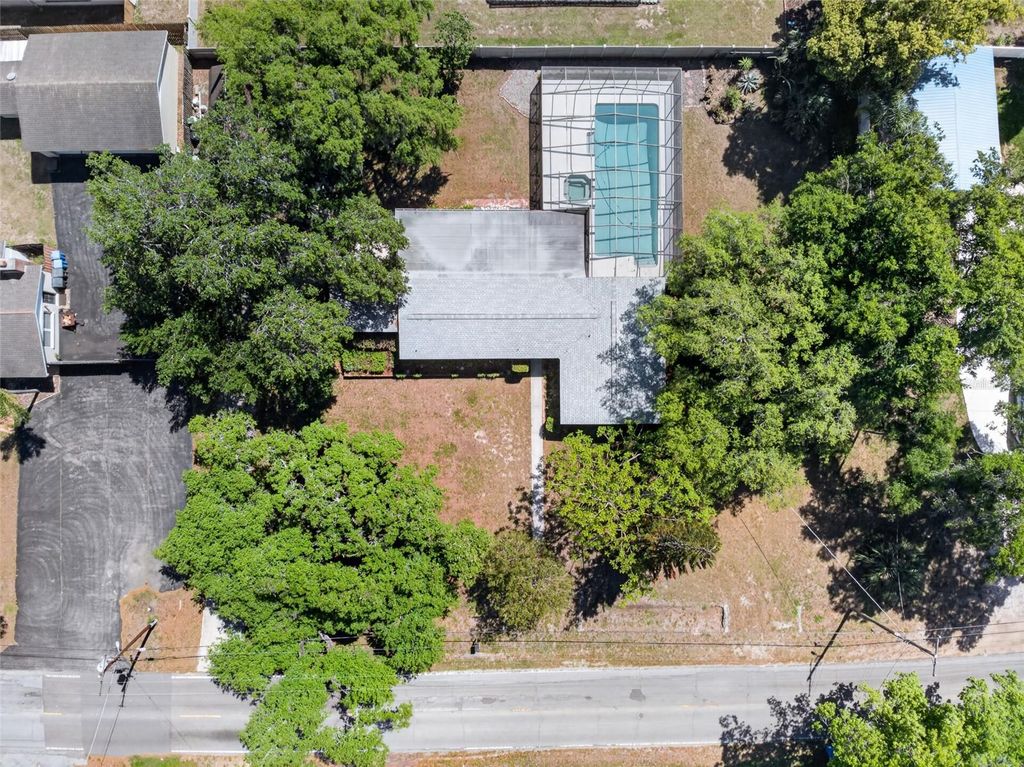 Image 25 of property listing at 605 LIMONA ROAD, Brandon, FL 33510