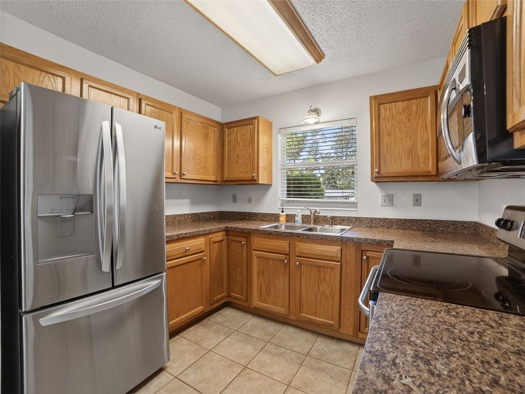 Image 6 of property listing at 605 LIMONA ROAD, Brandon, FL 33510