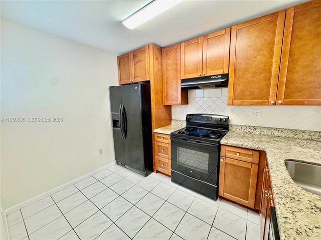 12514 NW 11th Trl 204, Miami, FL 33182
