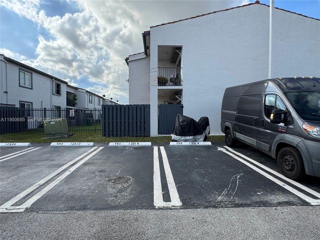 12514 NW 11th Trl 204, Miami, FL 33182