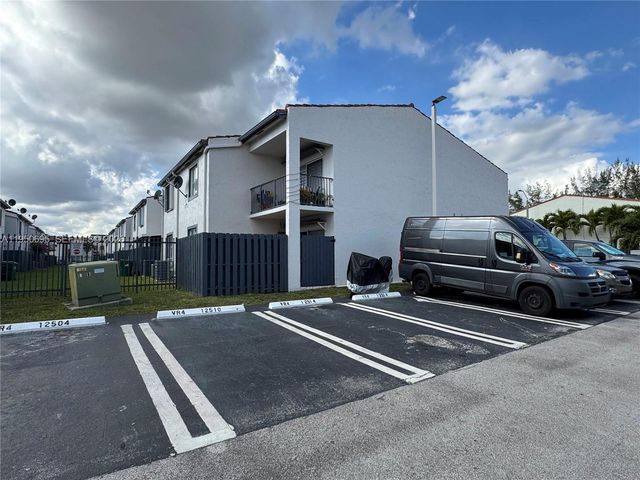 12514 NW 11th Trl 204, Miami, FL 33182