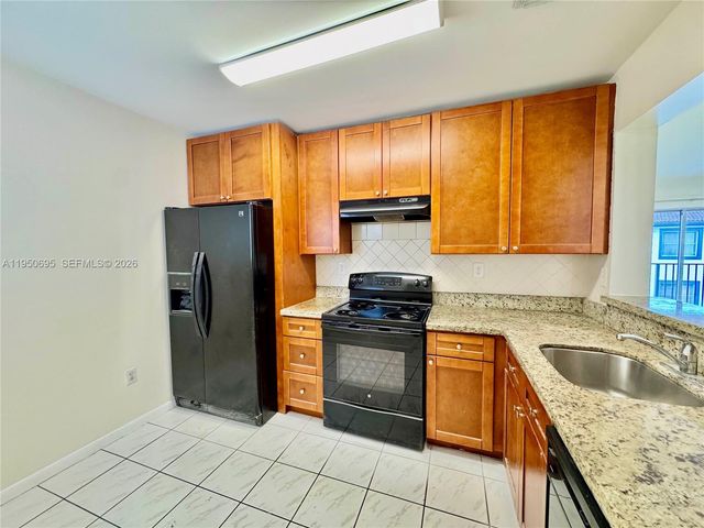 12514 NW 11th Trl 204, Miami, FL 33182