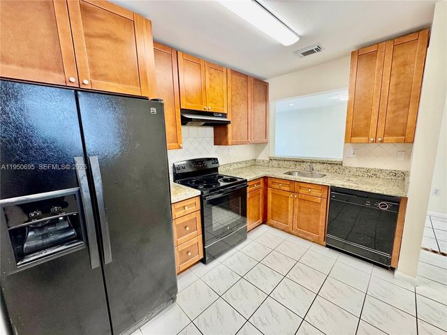 12514 NW 11th Trl 204, Miami, FL 33182
