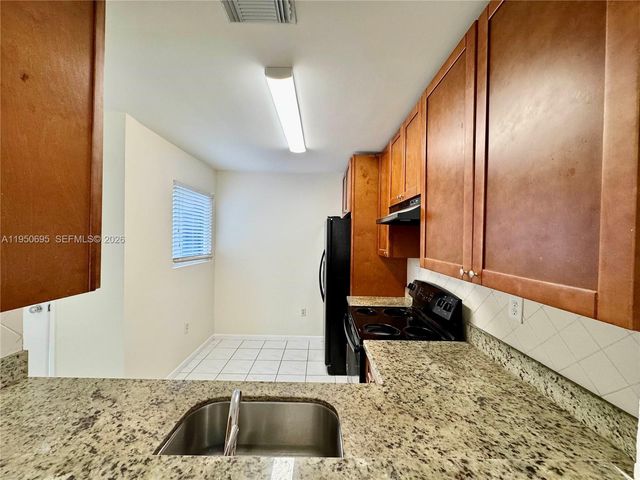 12514 NW 11th Trl 204, Miami, FL 33182