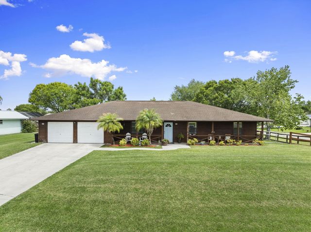 210 Deerwood Lane, Fort Pierce, FL 34947