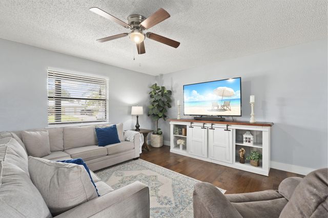 210 Deerwood Lane, Fort Pierce, FL 34947