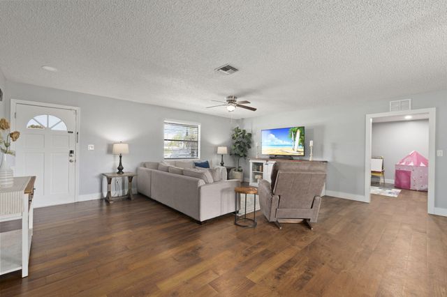 210 Deerwood Lane, Fort Pierce, FL 34947